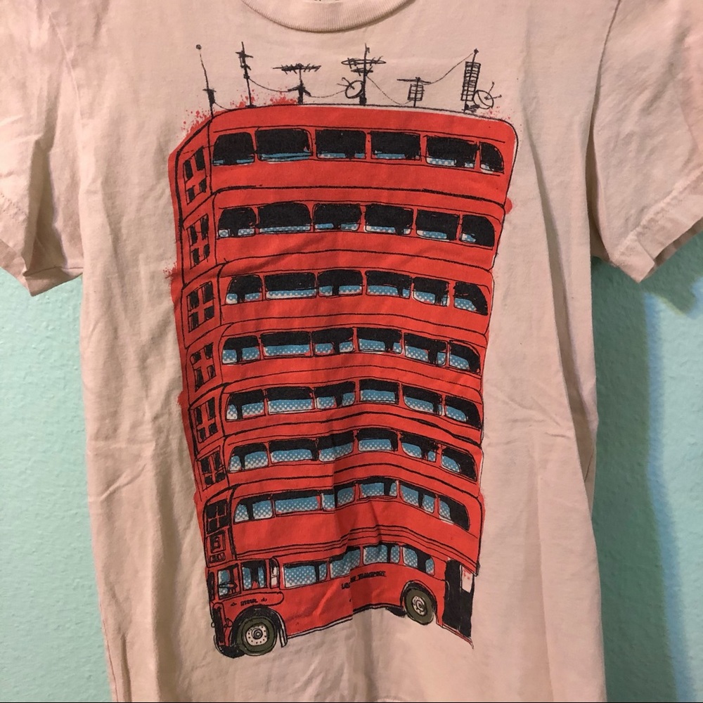 🧚🏽‍♀️3/$15 London Bus T-Shirt